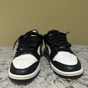 Nike Dunk Low Retro
White Black Panda (2021)